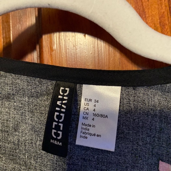 H&M Divided Collection Black Crop Top Floral Print Pink/Blue Flowers 4 - Picture 3 of 7